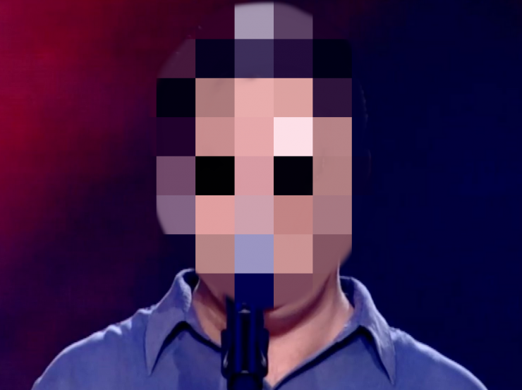 Παίκτης του “The Voice 2” τραγουδά σε πεζόδρομο στο κέντρο της Αθήνας