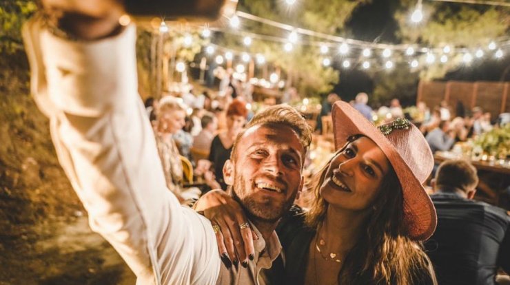 Αλεξάνδρου - Ευριπίδου: Η μπομπονιέρα που δόθηκε στη βάπτιση του γιου τους! [εικόνα]