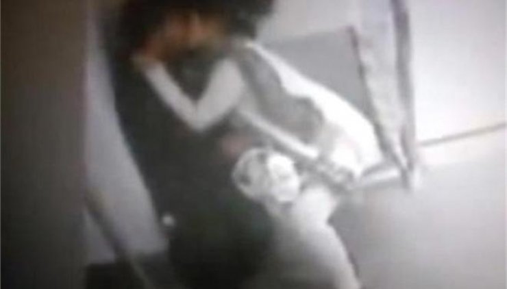 Σκηνικό ερασιτεχνικών ταινιών πορνό έχει γίνει το μετρό του Νέου Δελχί