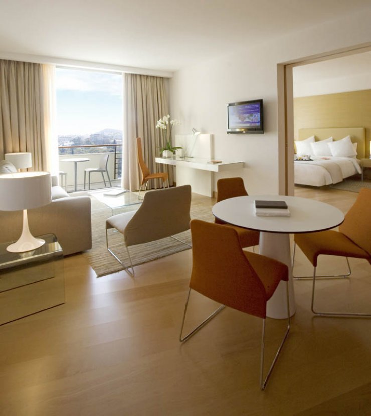 5 ελληνικά ξενοδοχεία με θέα που κόβει την ανάσα