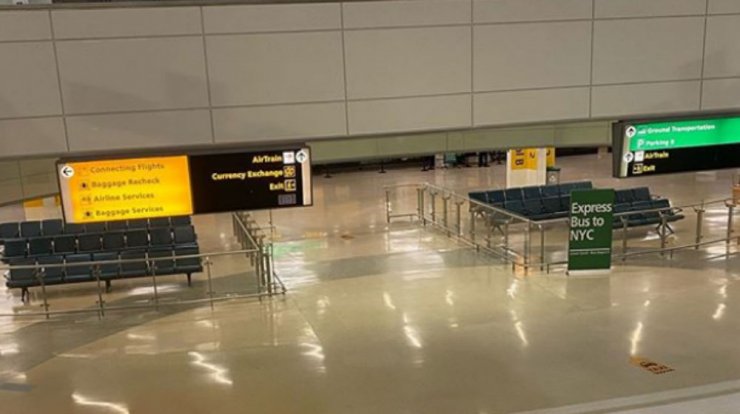 Επώνυμη Κύπρια έκανε 32 ώρες να επιστρέψει από τη Νέα Υόρκη και σοκαρισμένη μας δείχνει το άδειο αεροδρόμιο! 