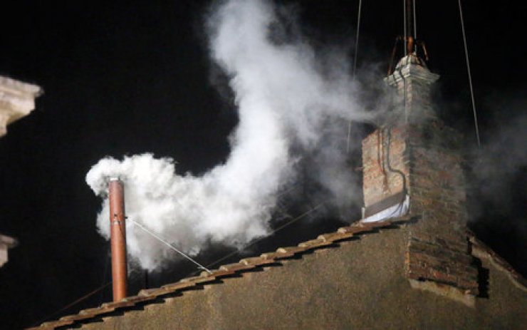 Λευκός καπνός στο Βατικανό