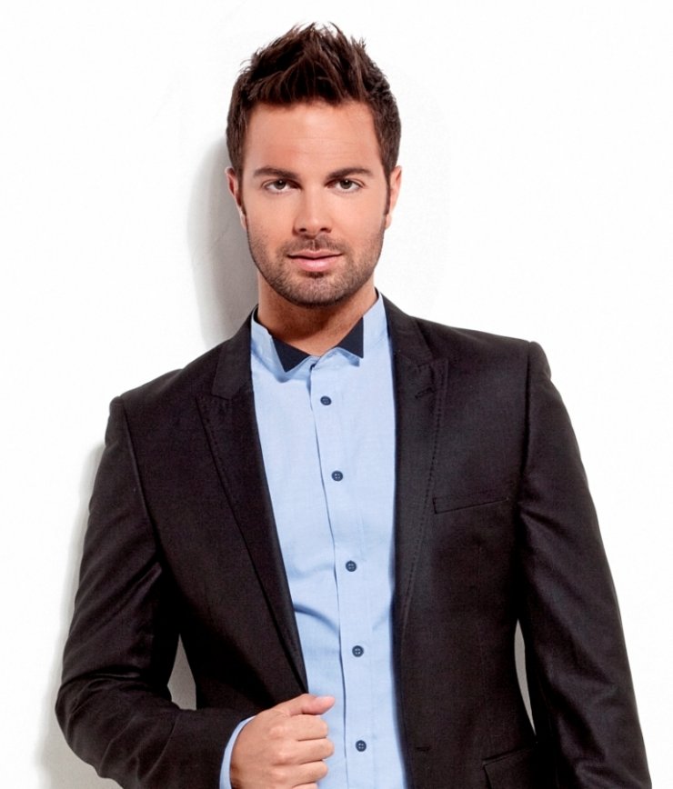 Ο Ηλίας Βρεττός μιλάει για την πρώτη του φορά!