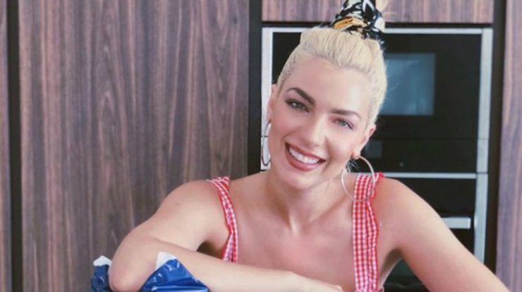 Μπήκαμε στο νέο πολυτελές σπίτι της Άντρης Καραντώνη [εικόνες]