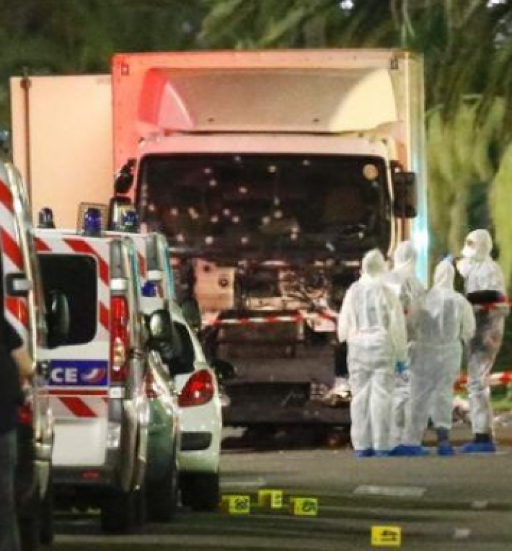 Ποια πασίγνωστη τραγουδίστρια ήταν στη Νίκαια την ώρα της επίθεσης;