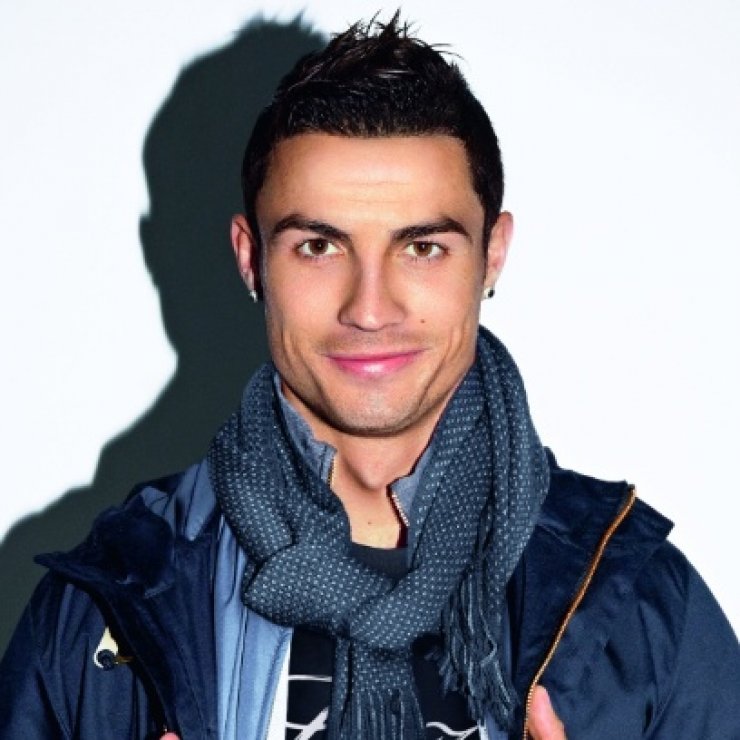 Ronaldo: Κυκλοφόρησε νέα σειρά ρούχων και αθλητικών αξεσουάρ!