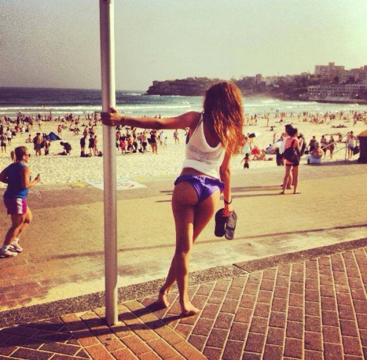 Η σέξι πίσω όψη επώνυμης Κύπριας!