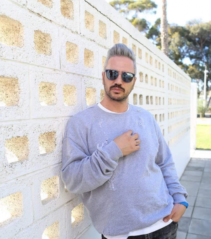 Ακομπλεξάριστος! Ο Νικόλας Ιωαννίδης κάνει botox και μας το δείχνει!