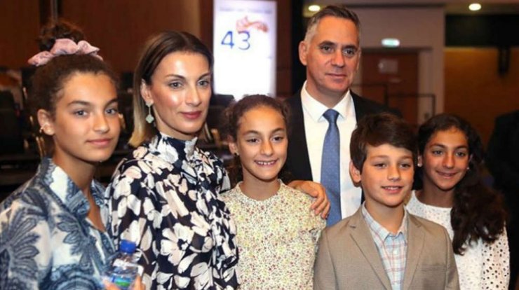 Νικόλας και Γιώτα Παπαδοπούλου: Δείτε τι έκαναν πρωί πρωί με τη μεγάλη τους κόρη στο Λονδίνο! [εικόνες]