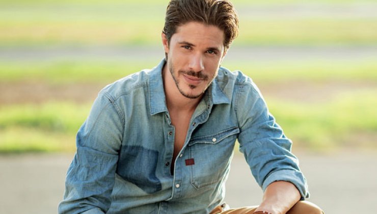 Δείτε την ξανθιά σύντροφό του Νίκου Οικονομόπουλου [εικόνες]