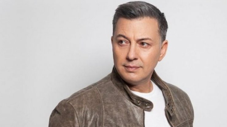 Νίκος Μακρόπουλος: "Θαυμάστρια έγραψε βιβλίο για εμένα που η ιστορία ξεκινούσε με την κηδεία μου" [βίντεο]