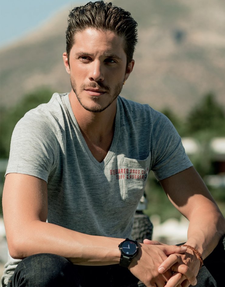 Ο Νίκος Οικονομόπουλος επιστρέφει