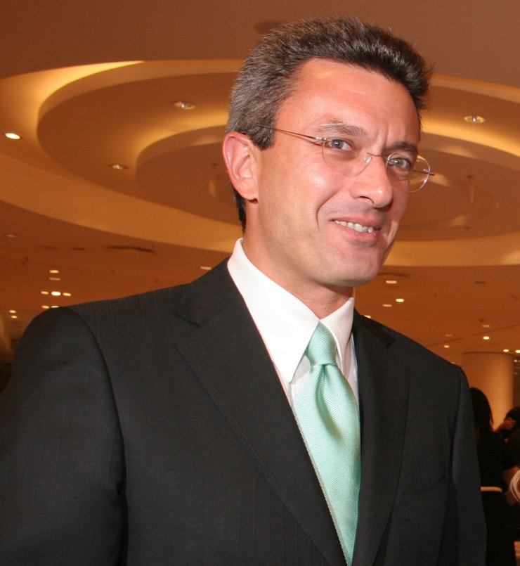 Εσπευσμένα στο νοσοκομείο ο Νίκος Χατζηνικολάου