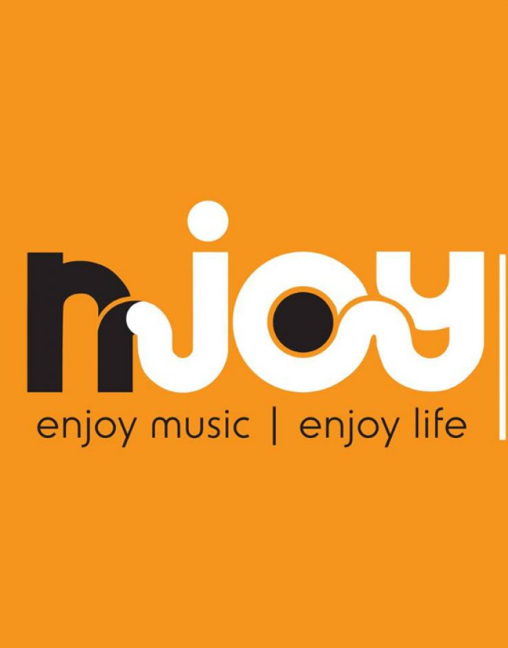 Συναντήσαμε τους ραδιοφωνικούς παραγωγούς του νέου μουσικού σταθμού NJOY 99.5 [βίντεο]