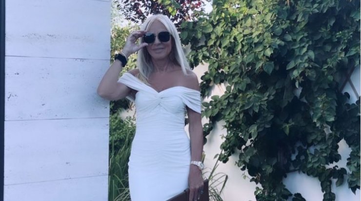 Το σύνολο της Νόνης Κυπριανού που είναι ιδανικό εάν είσαι καλεσμένη σε βάπτιση