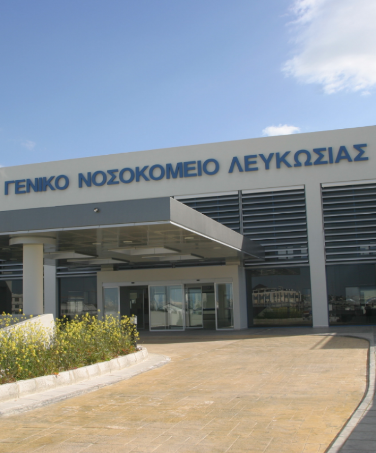 Αποκάλυψη σοκ: Ηθοποιός ξυλοφόρτωσε την ερωμένη του και τους μετάφερε ασθενοφόρο στο νοσοκομείο Λευκωσίας