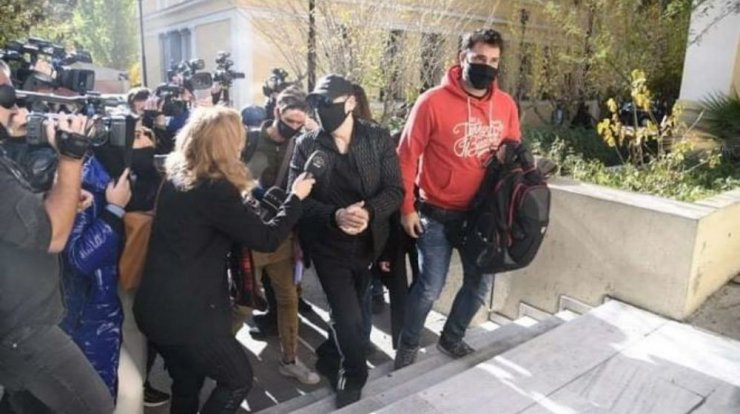 Νότης Σφακιανάκης: Η στιγμή που οδηγείται με χειροπέδες στην εισαγγελία [εικόνες]