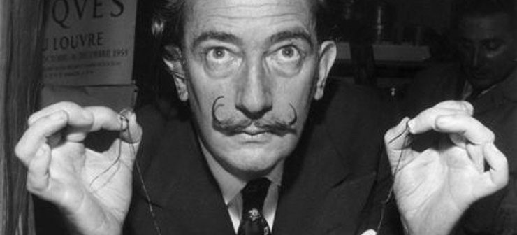  Oταν ο Σαλβαντόρ Νταλί έβγαζε βόλτα στο κέντρο του Παρισιού τον γιγαντιαίο μυρμηγκοφάγο του [εικόνα] 