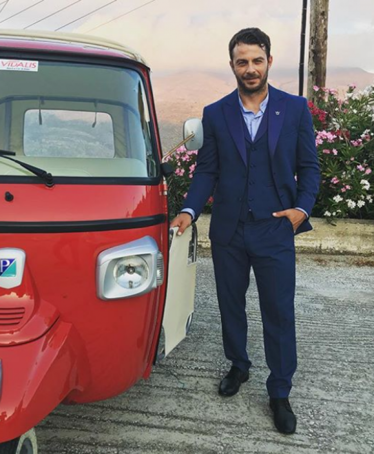 Επιτέλους μάθαμε το λόγο! Ο Γιώργος Αγγελόπουλος αποκάλυψε γιατί συνόδευσε εκείνος τη σύζυγο του Χρανιώτη στην εκκλησία! [βίντεο]