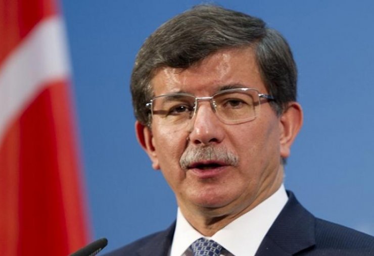 Νταβούτογλου: Μην ανησυχείτε, τα ίδια έκανε και ο Ταλάτ