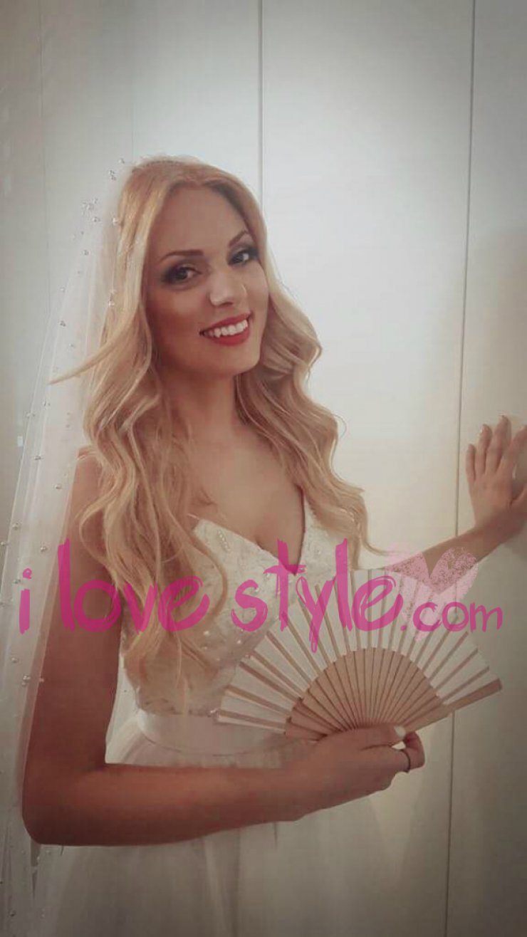 Δήμητρα Μακρυγιάννη: Όλες οι λεπτομέρειες για τα δύο νυφικά που φόρεσε! [εικόνες]