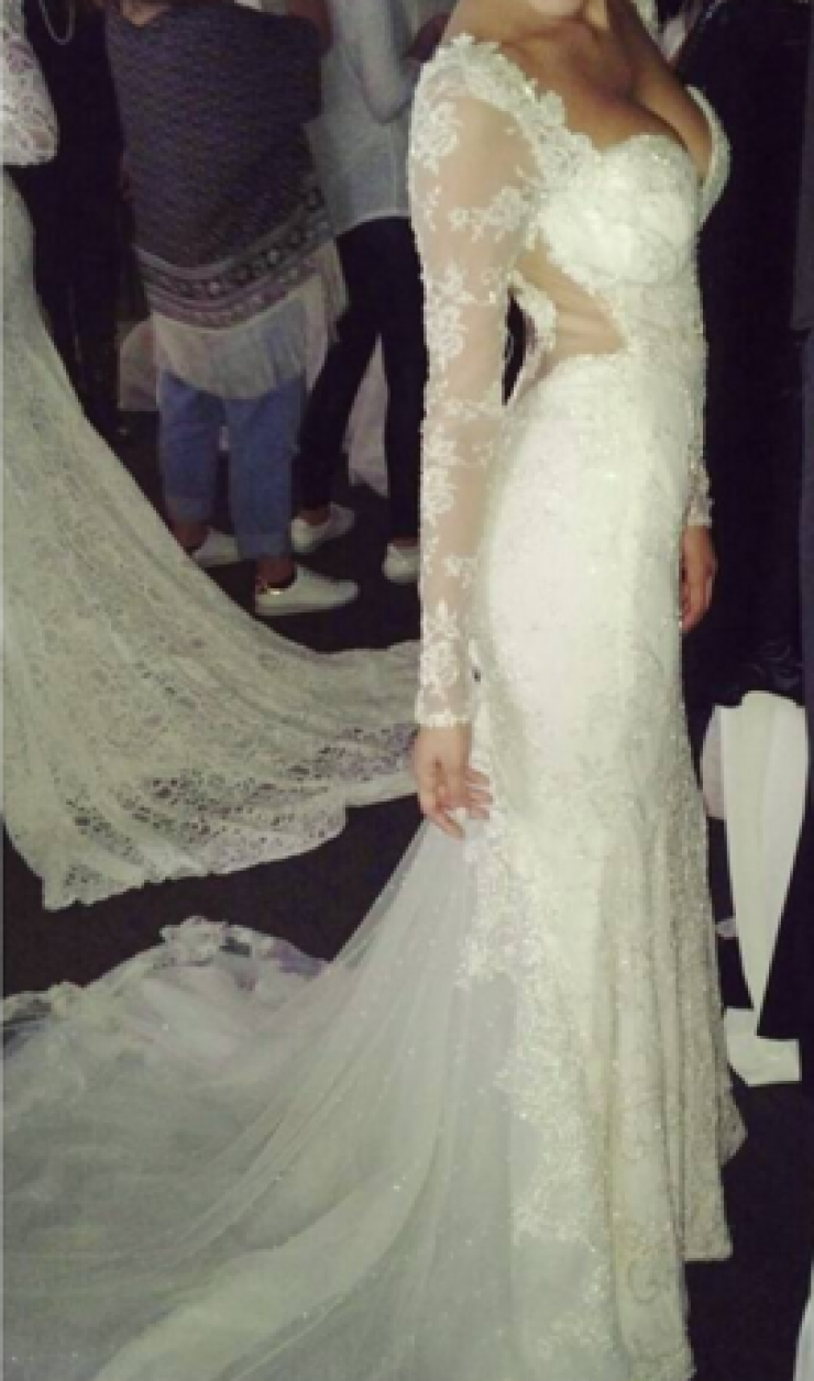 Εστεμμένη Κύπρια ντύθηκε νυφούλα!