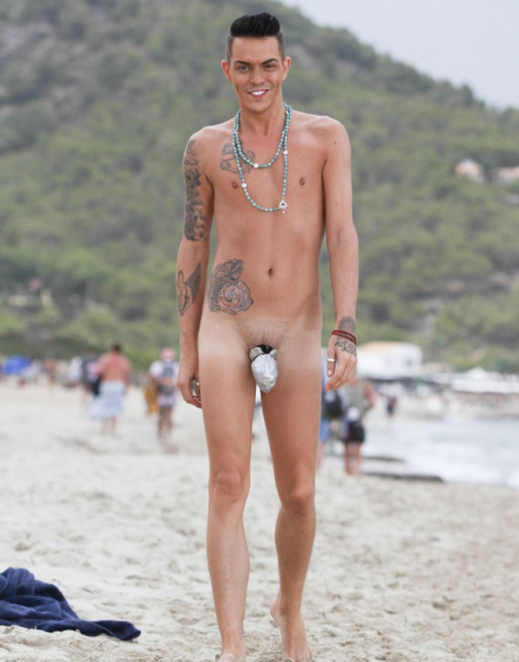 Τον θυμάστε τον τύπο με αυτό το μαγιό; Ξαναχτύπησε! [εικόνες]