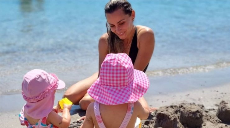 Βασιλική Μιλλούση: Ο ευφάνταστος τρόπος που βρήκε για να γυμνάζεται στο σπίτι απασχολώντας τα παιδιά [βίντεο] 