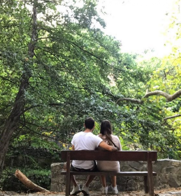 Η λεπτομέρεια από την πρόταση γάμου επώνυμου Κύπριου στη σύντροφό του!