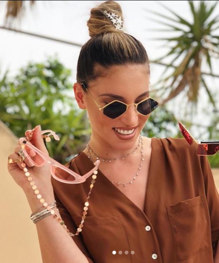 Αθηνά Οικονομάκου: Στιγμές χαλάρωσης με το γιο της στην πισίνα!