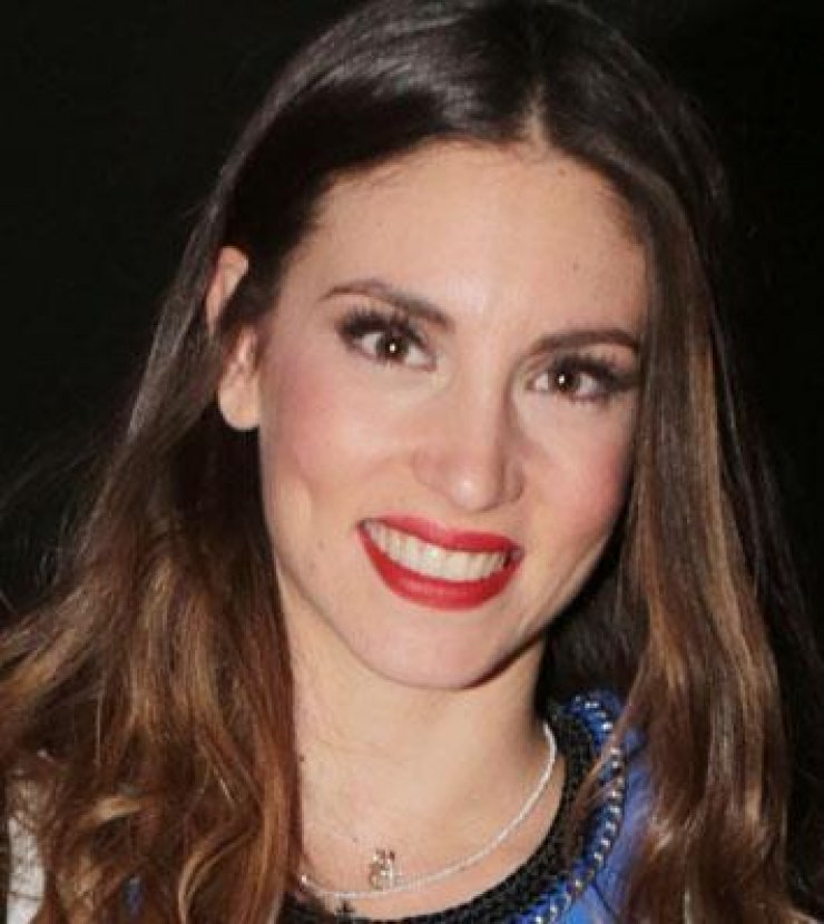 Ποιας Κύπριας τραγουδίστριας η αδερφή μοιάζει υπερβολικά με την Αθηνά Οικονομάκου