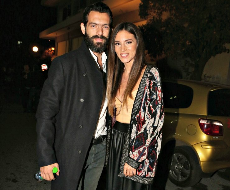 Οικονομάκου - Μιχόπουλος: Αρραβωνιάστηκαν κρυφά στην Μύκονο!