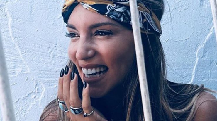 Πρόβα νυφικού για την Αθηνά Οικονομάκου! [βίντεο]