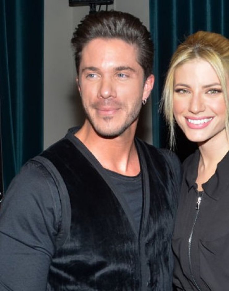 Νίκος Οικονομόπουλος - Ευαγγελία Αραβάνη: Απολαμβάνουν τις πρώτες βουτιές του καλοκαιριού και ανέβασαν φωτογραφίες στα social media! [εικόνες]