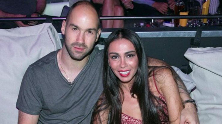 Ολυμπία Χοψονίδου: Απαθανάτισε τον σύζυγό της να κοιμάται μαζί με τα παιδιά τους  [εικόνα]