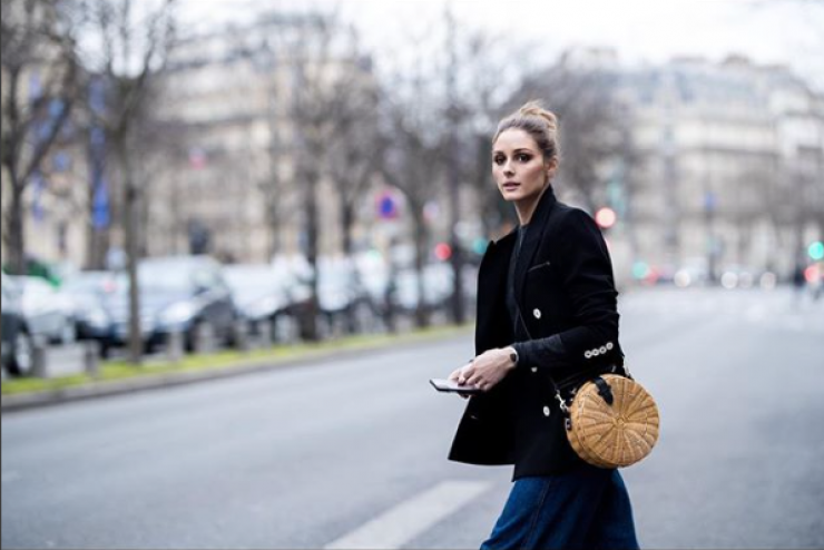 Η τσάντα της Olivia Palermo είναι Mango και κοστίζει 50 ευρώ