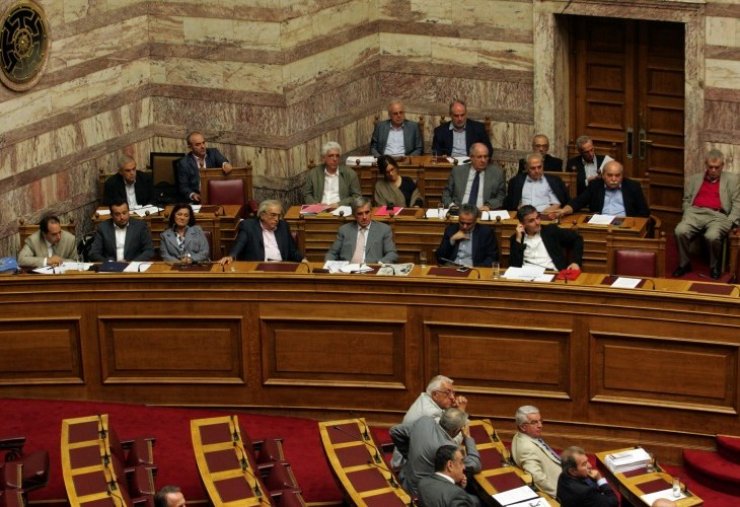 Eλλαδα: Ψηφίστηκε το β