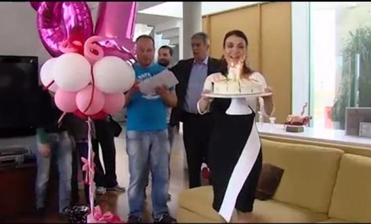 "Όνειρο Ήταν": Το πάρτυ έκπληξη για συνεργάτη της σειράς