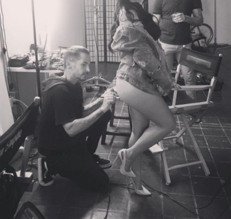 Πασίγνωστη ηθοποιός έκανε μακιγιάζ… στα οπίσθια!