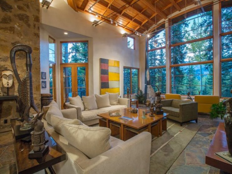 Αυτό είναι το χλιδάτο σπίτι πασίγνωστης παρουσιάστριας