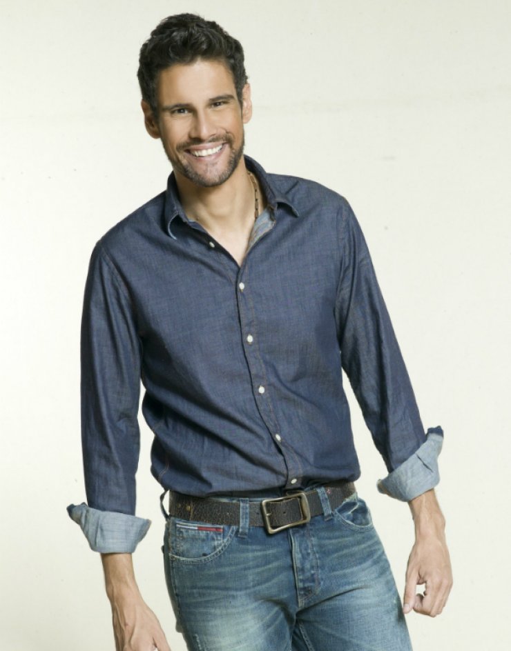 Δημήτρης Ουγγαρέζος: Μιλάει πρώτη φορά για τη συνεργασία του με τη σύντροφό του!