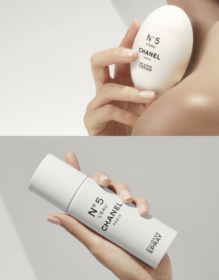 Ο οίκος Chanel προτείνει ένα άρωμα, δυο προϊόντα