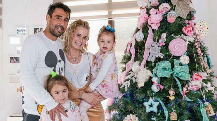 Μάρκος Παγδατής: Τον "τσακώσαμε" με τη σύζυγό του κατά την έξοδό τους από το μαιευτήριο!