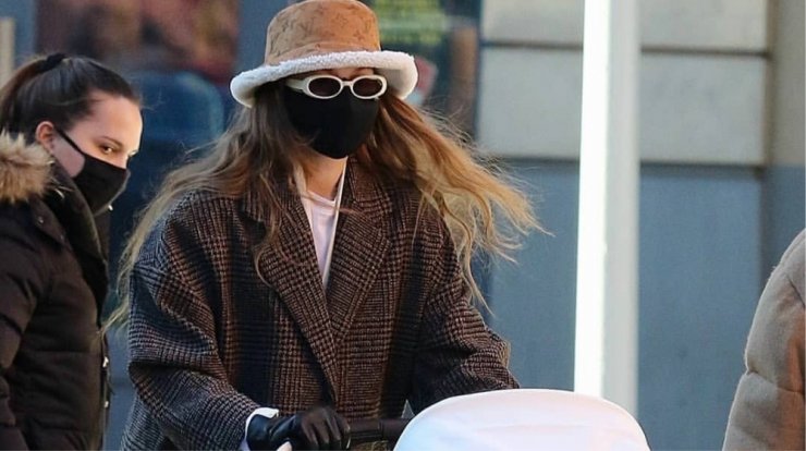 Βρήκαμε το υπέροχο παλτό της Gigi Hadid το οποίο μπορείς να βρεις και στην Κύπρο