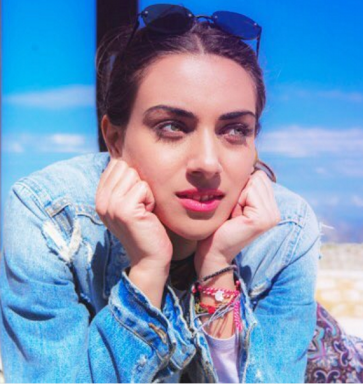 Τρομάξαμε! Η Τζώρτζια Παναγή αγκαλιά με φίδι! [βίντεο]