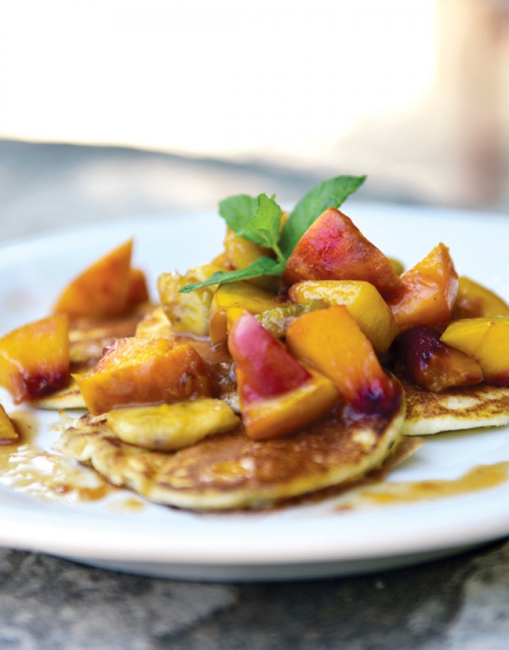 Pancakes με σοτέ φρούτα