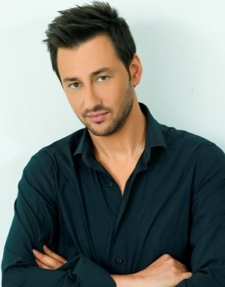 Πάνος Καλλίδης: Γλίτωσε από θαύμα! Το αυτοκίνητο του βρέθηκε στη θάλασσα