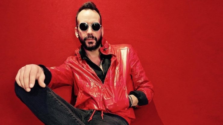 Πάνος Μουζουράκης: "Με έβαλε σε ένα αμάξι και με πήγε σε ένα δάσος. Με στιγμάτισε..." [βίντεο]