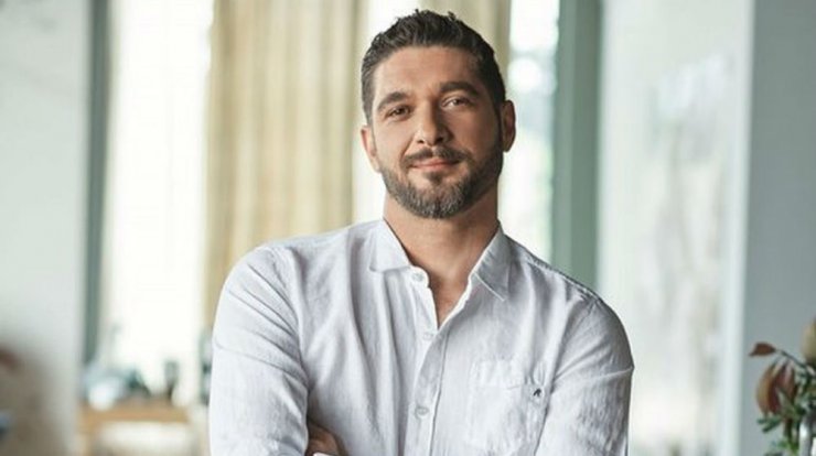 Πάνος Ιωαννίδης: Έχετε δει την αδερφή του γοητευτικού κριτή του "Master Chef"; [εικόνες]