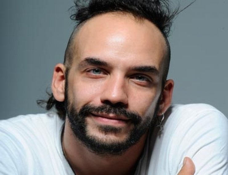 Πάνος Μουζουράκης: Απαντά στις φήμες που τον θέλουν να τον έδιωξε η Βίσση από τους "Δαίμονες"